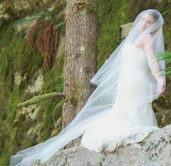 2 Tier Hip Length Blusher Wedding Veils APWV0015