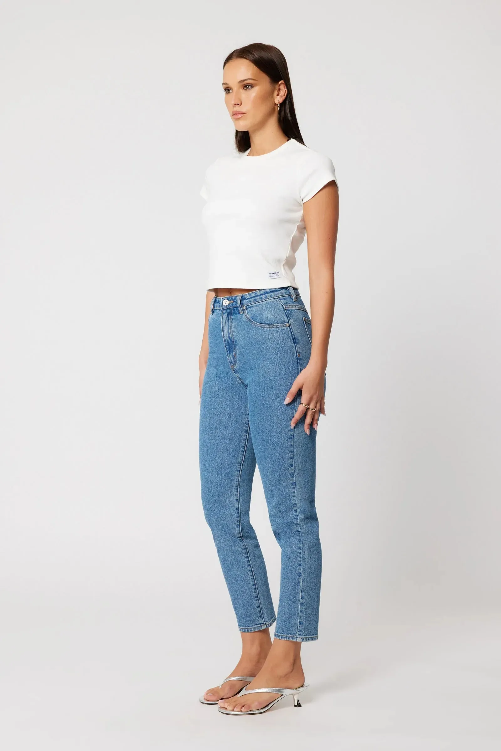 90S ICON BABY TEE - WHITE SAND