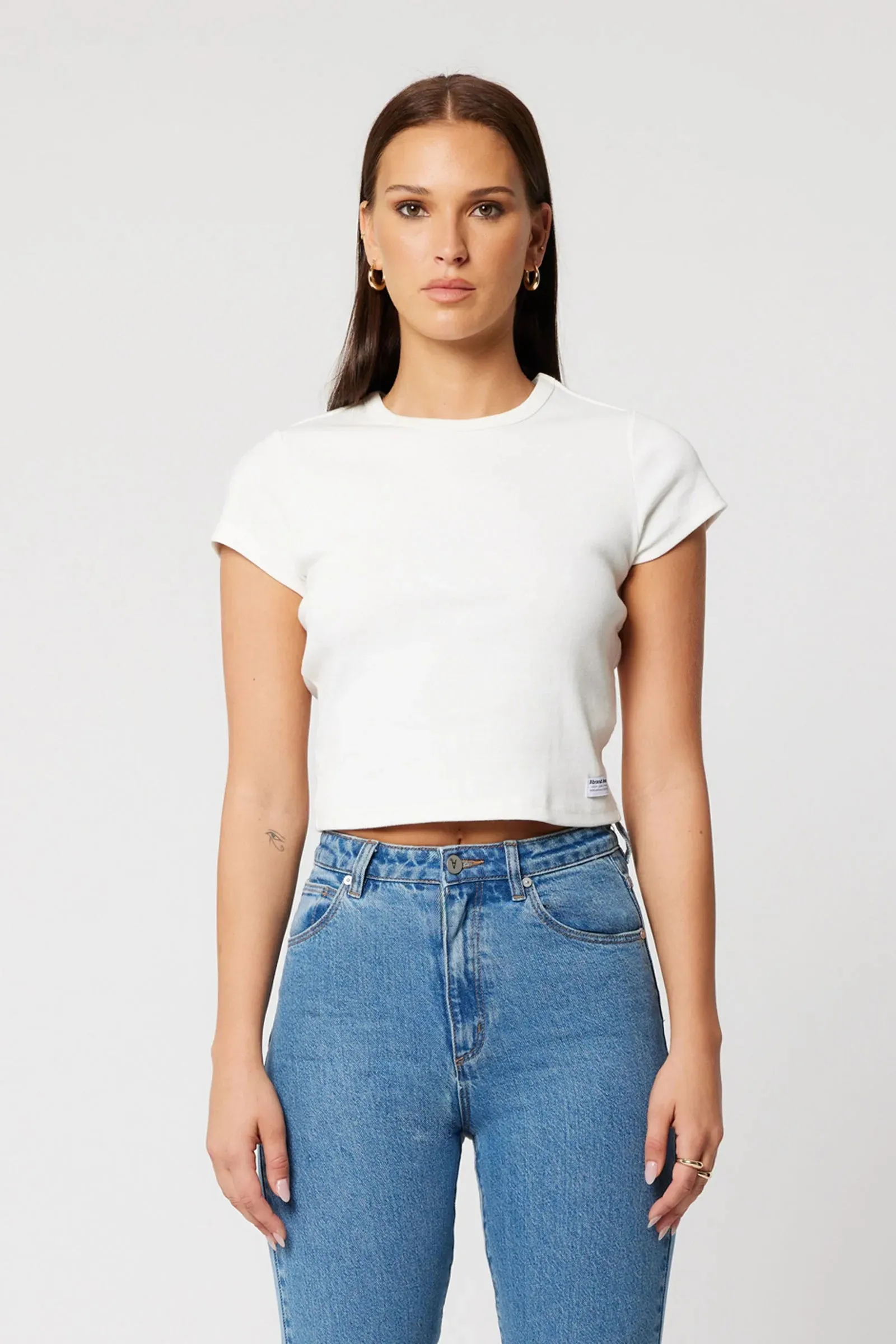 90S ICON BABY TEE - WHITE SAND