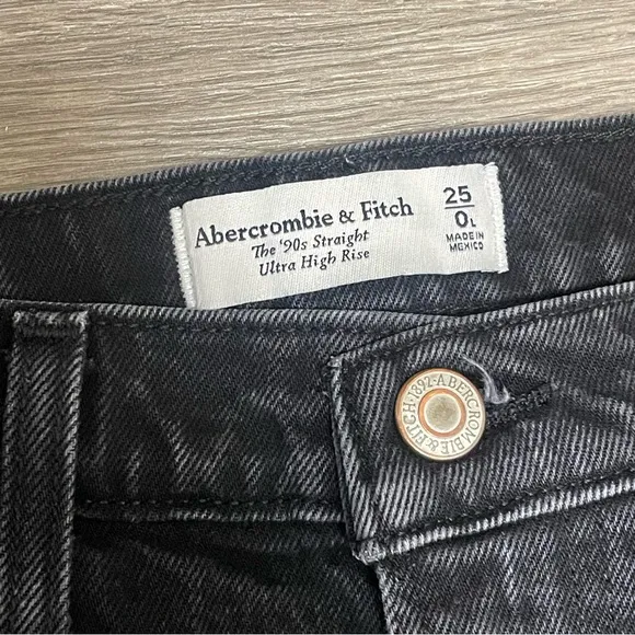 Abercrombie &amp; Fitch Jeans Black Wash 90s Straight Ultra High Rise Sz 25 0L