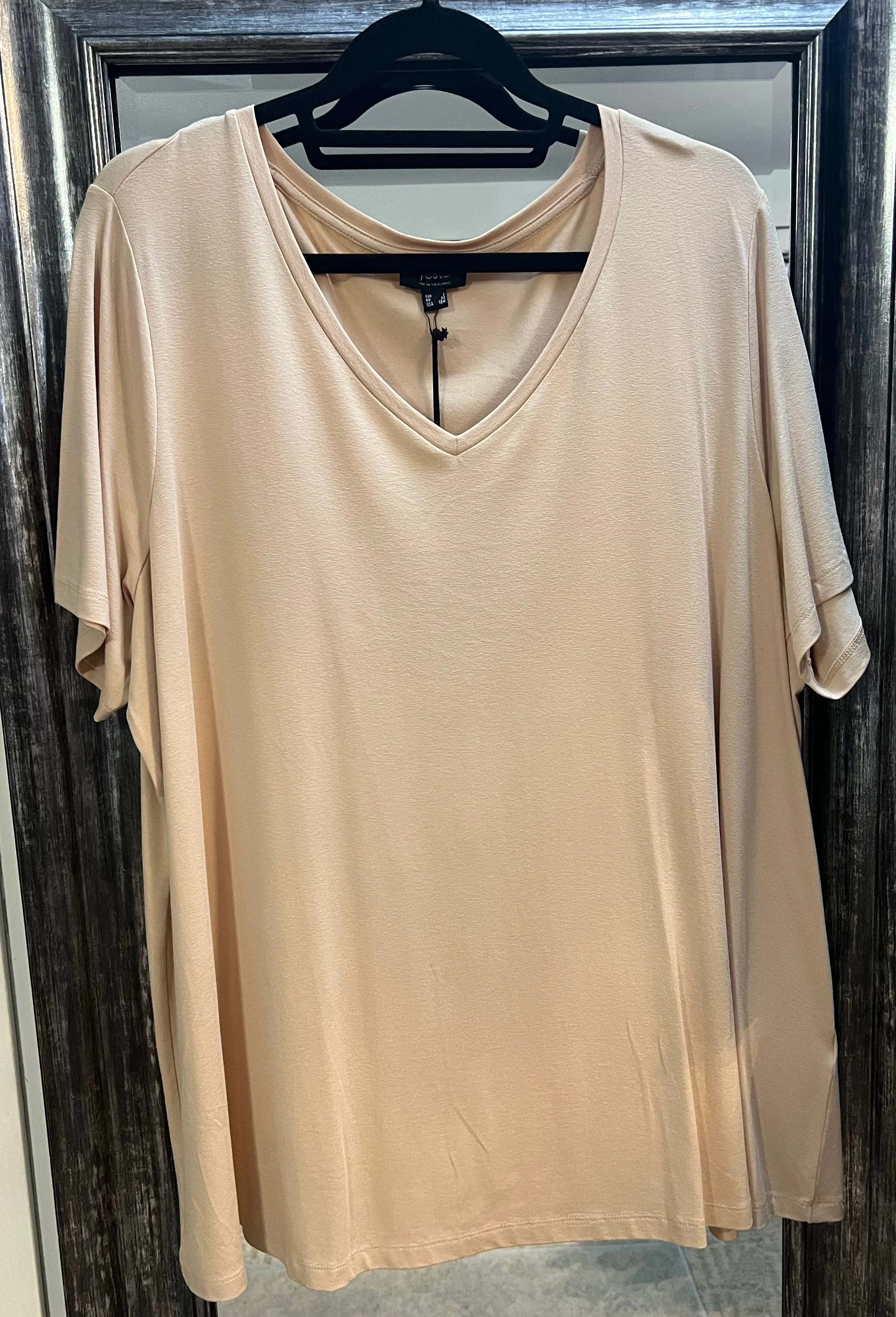 Alba Long  V neck Tee
