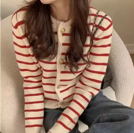 Annemarie Cardigan | Cozy & Chic Knit