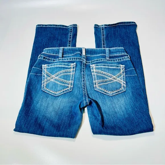 Ariat jeans Mid Rise Bootcut jeans Dark wash embroidered stretchy women Size 31