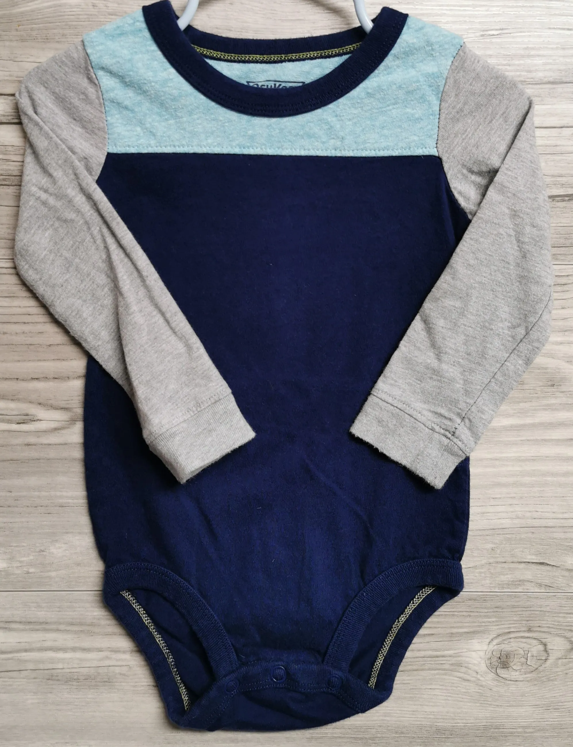 BABY BOY SIZE(S) 12/18 MONTHS - 4 Pack, Graphic Onesies EUC B50