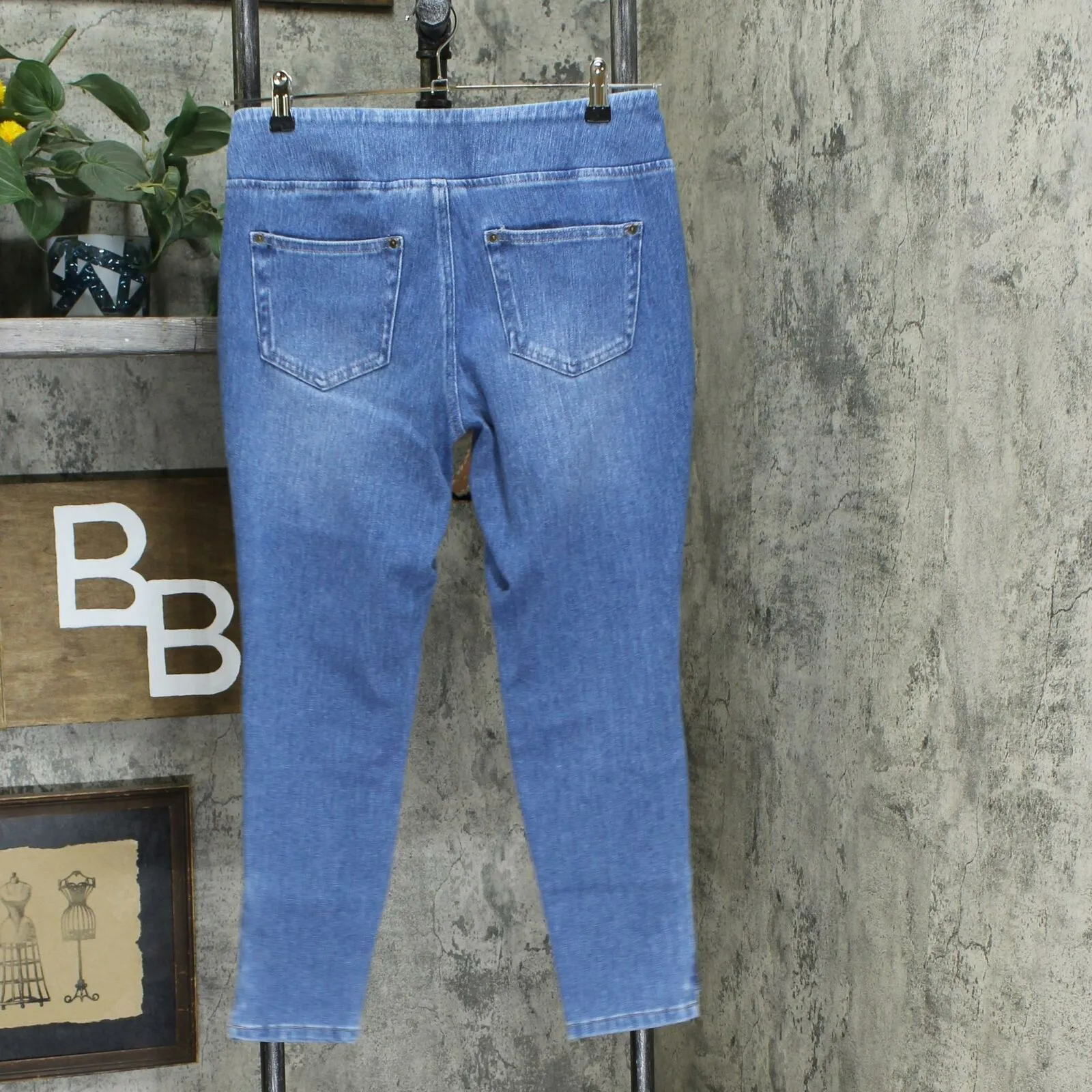 Belle by Kim Gravel Petite Flexibelle Pull-On Zip Ankle Jeans
