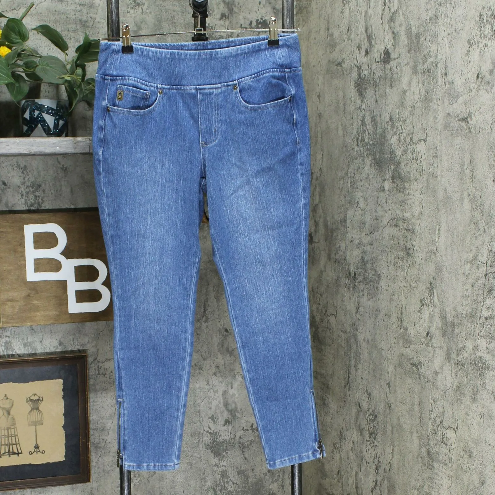 Belle by Kim Gravel Petite Flexibelle Pull-On Zip Ankle Jeans