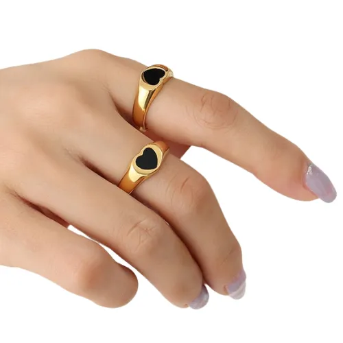 Black heart ring