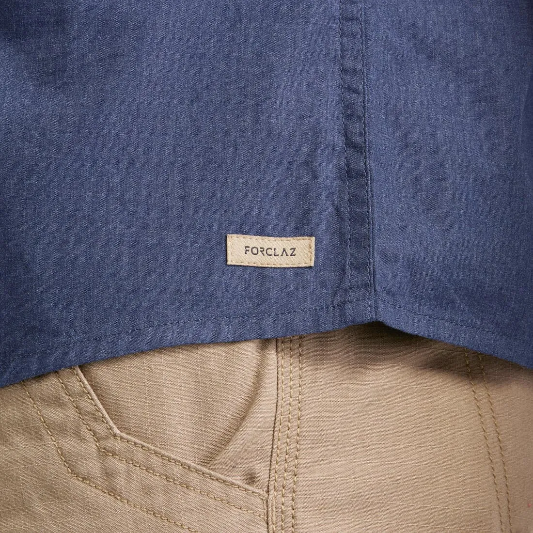 Chemise de trek voyage - TRAVEL100 manches courtes bleu homme