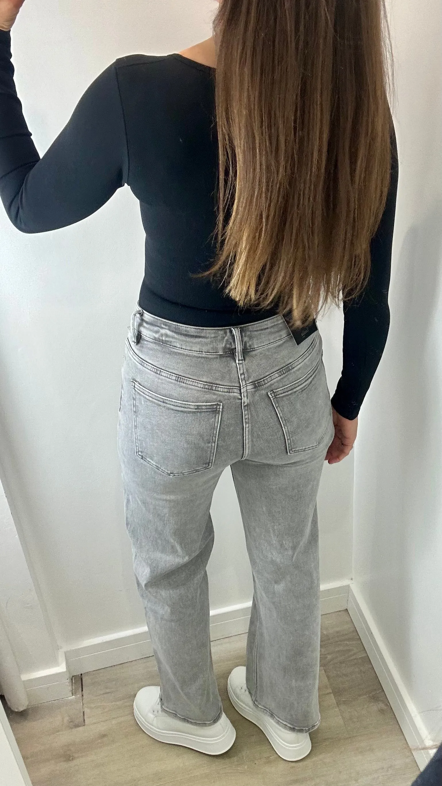 CLASSIC FITTED SQUARE NECK BODYSUIT