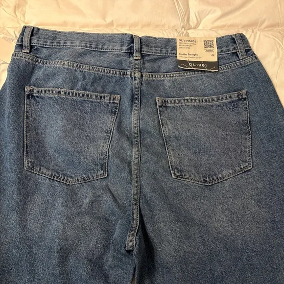 DL 1961 Emilie Straight Ultra High-Rise Vintage Style- NWT-Size 32 women’s jeans