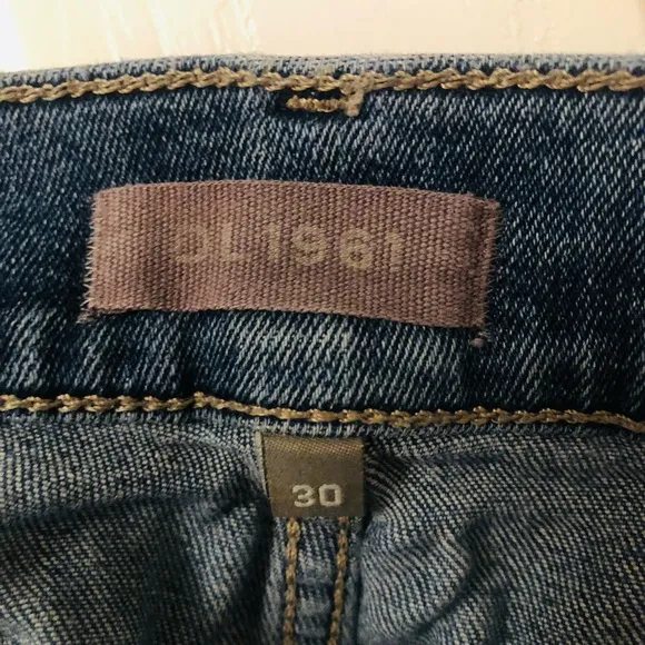 DL1961 blue faded jeans - Sz 30
