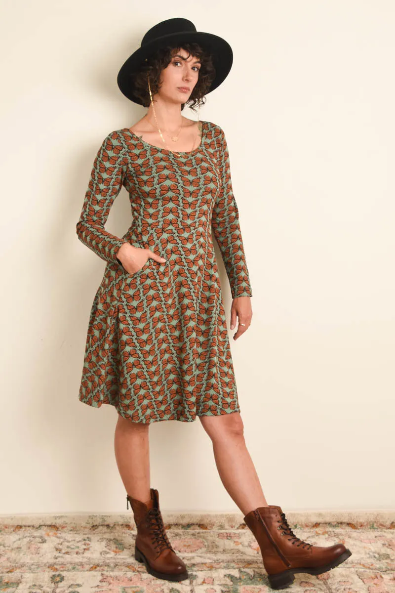 EASY DRESS