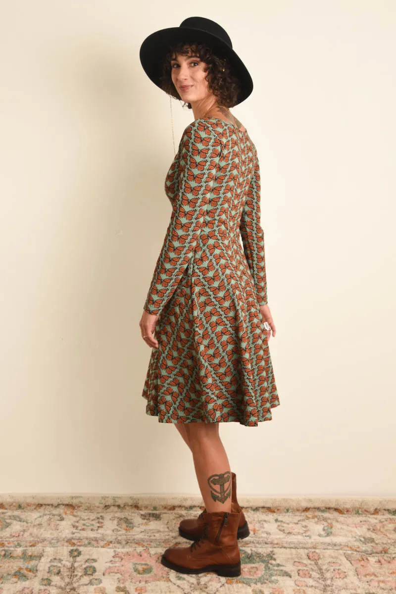 EASY DRESS