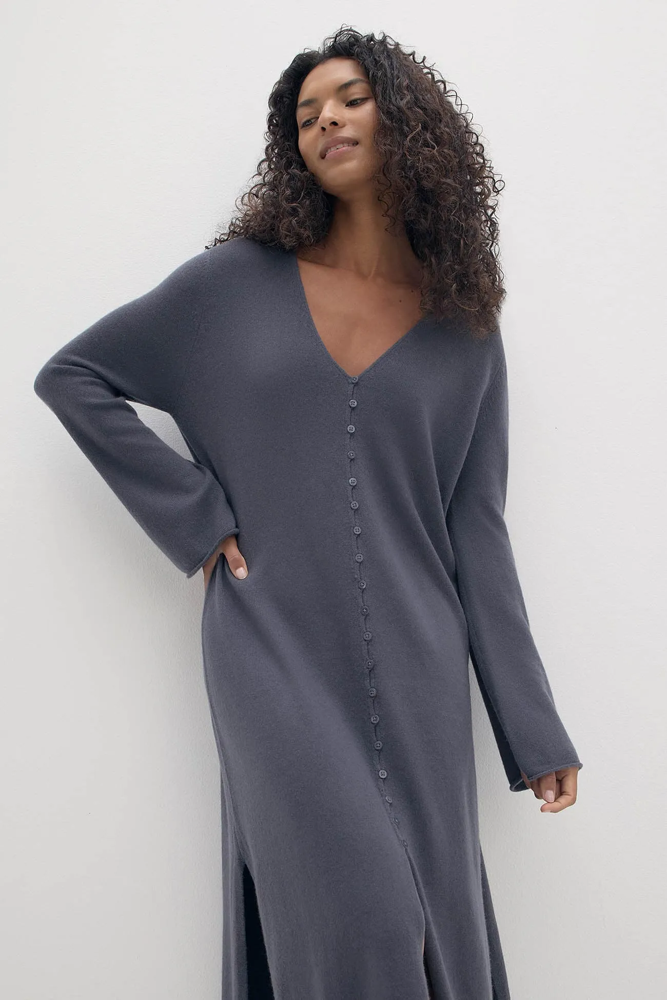 ELOISE BUTTON-FRONT CASHMERE KAFTAN