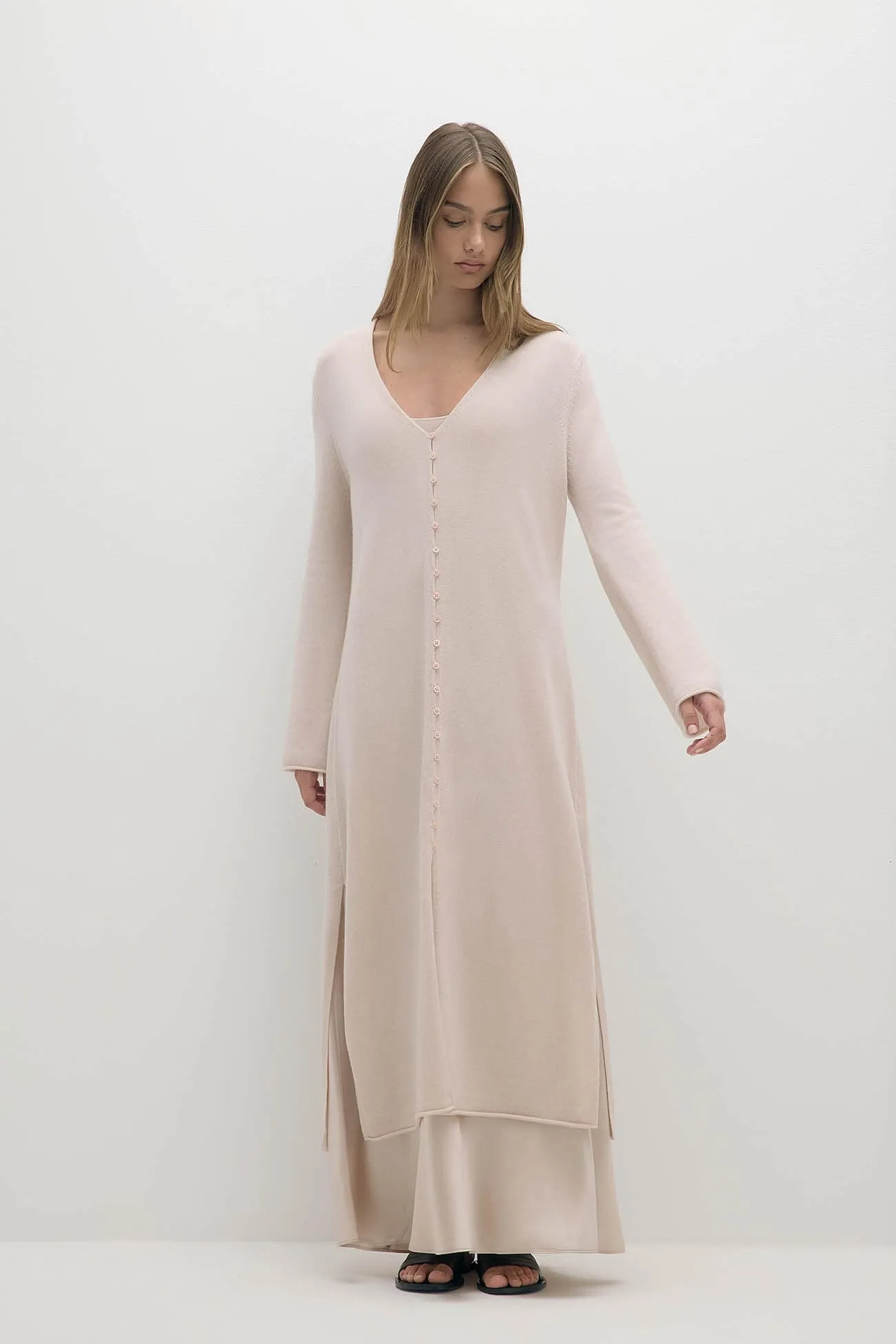 ELOISE BUTTON-FRONT CASHMERE KAFTAN