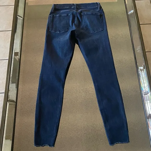 FRAME “Le Skinny de Jeanne” Raw-Stagger Hem Skinny Jeans
