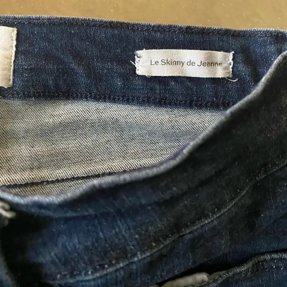 FRAME “Le Skinny de Jeanne” Raw-Stagger Hem Skinny Jeans
