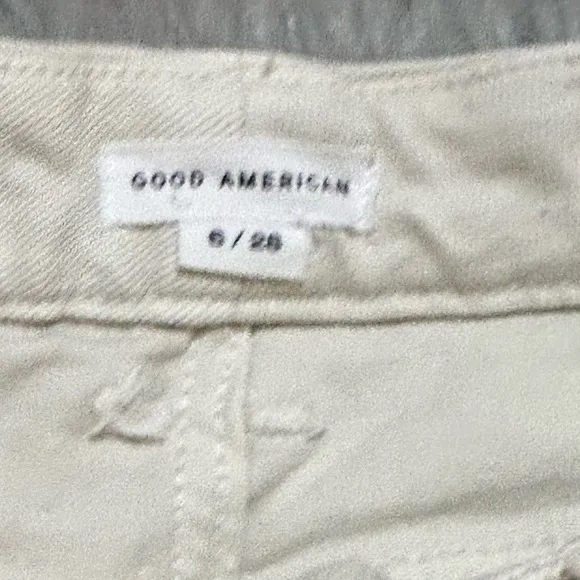 Good American Good 90s Icon High Rise Straight Leg Jeans in Bone Size 6/28