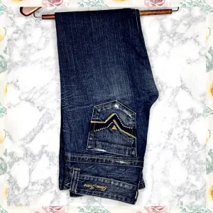 GUESS JEANS Vintage Studded Boot Cut Crop Stretch Jeans Womens Waist 28