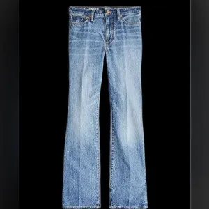 J.Crew Rigid Full Length Demi Boot Jeans in Magnolia Wash!