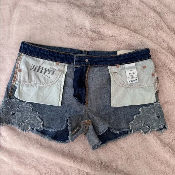 Joe’s Jeans Thula Cut-Off Denim Shorts SZ 30 Embroidered Floral Detailing