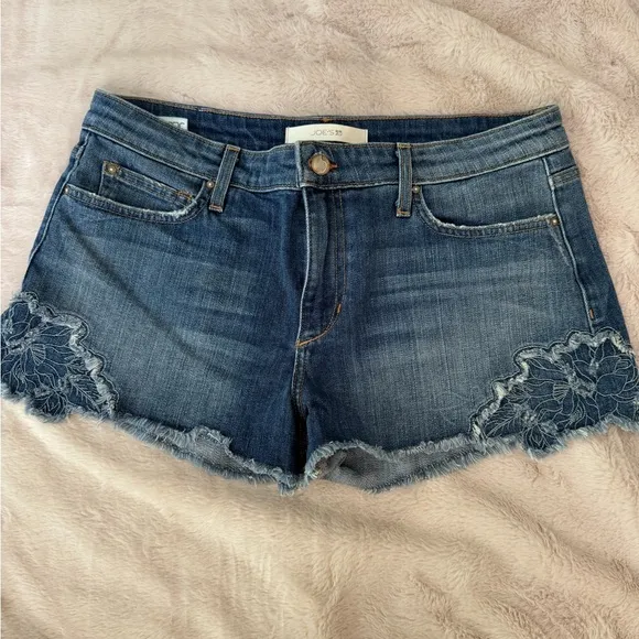 Joe’s Jeans Thula Cut-Off Denim Shorts SZ 30 Embroidered Floral Detailing