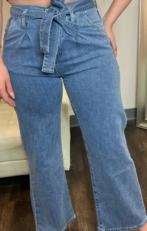 LC High Rise Belted Jeans - Light Blue