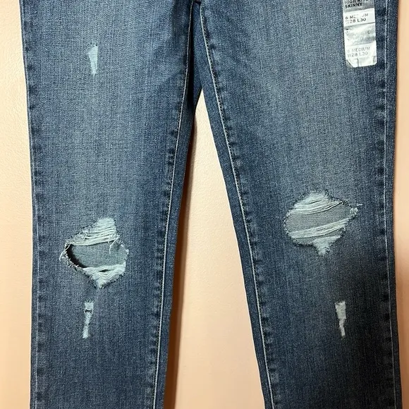 Levi’s 721 High-Rise Skinny Jeans