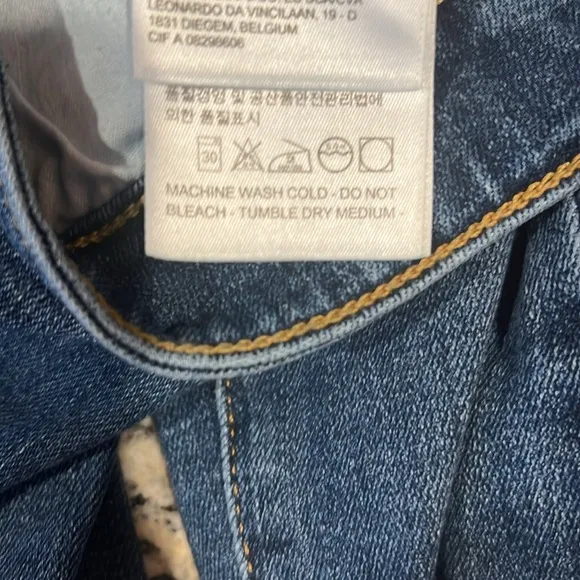 Levi’s 721 High-Rise Skinny Jeans