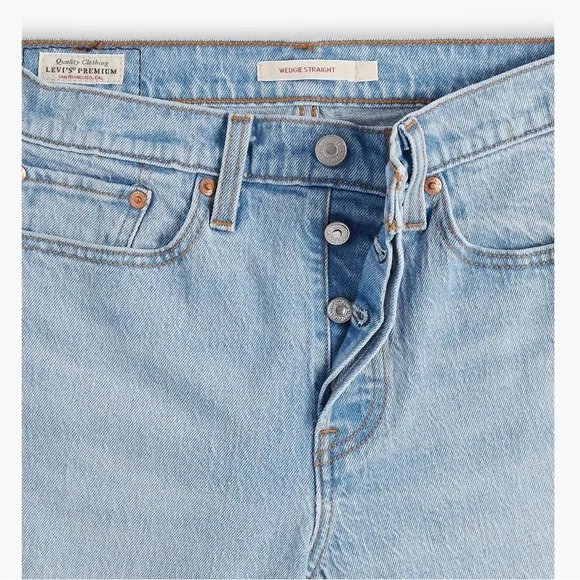 Levi’s Premium Wedgie Straight Fit Women’s Jeans -Light Wash