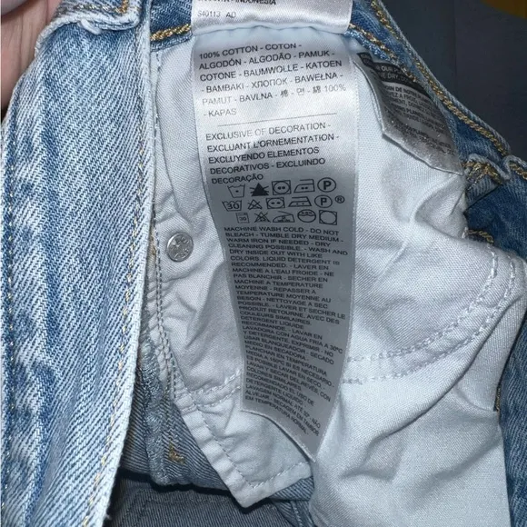 Levi’s Premium Wedgie Straight Fit Women’s Jeans -Light Wash