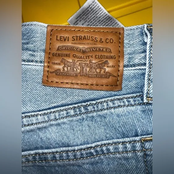 Levi’s Premium Wedgie Straight Fit Women’s Jeans -Light Wash