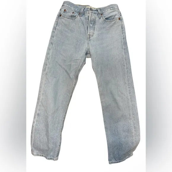 Levi’s Premium Wedgie Straight Fit Women’s Jeans -Light Wash
