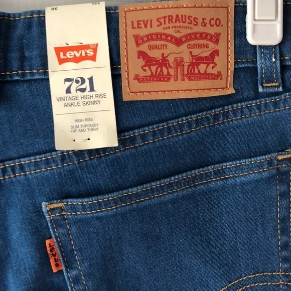 LEVI'S Vintage High Rise Skinny Jeans 721 Size 30