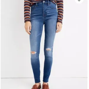 Madewell 10&quot; Roadtripper Jeans: Knee-Rip Edition in Blue sz 27