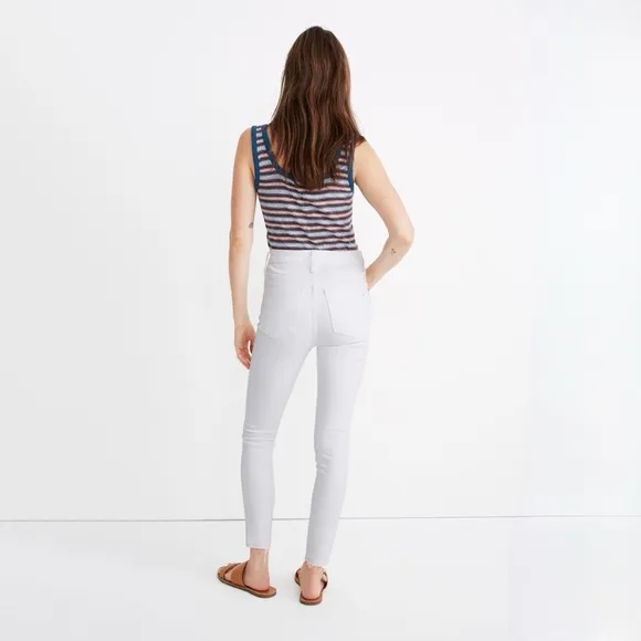 Madewell 11&quot; High-Rise Skinny Jeans in Pure White: Raw-Hem Edition in Size 28