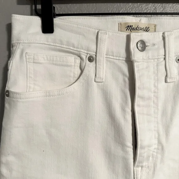 Madewell 11&quot; High-Rise Skinny Jeans in Pure White: Raw-Hem Edition in Size 28