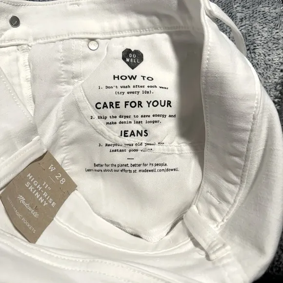 Madewell 11&quot; High-Rise Skinny Jeans in Pure White: Raw-Hem Edition in Size 28