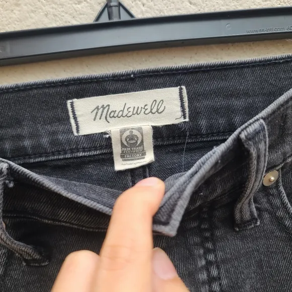 Madewell | Classic Straight Cropped Jeans in Lunar Wash Size 27 Style J2054