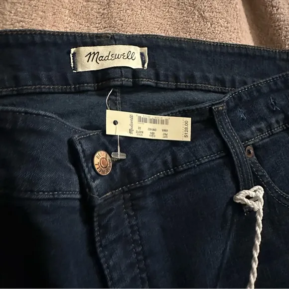 Madewell • curvy high rise skinny jeans