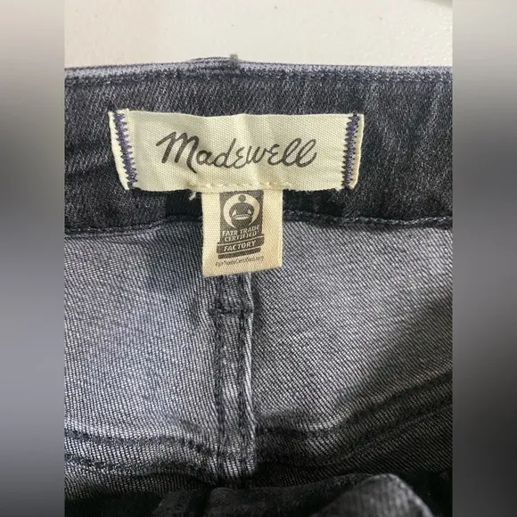 Madewell Curvy Mid Rise Stovepipe Jeans Women’s 29 Black Raw Hem