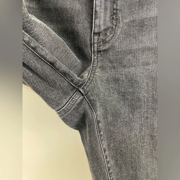 Madewell Curvy Mid Rise Stovepipe Jeans Women’s 29 Black Raw Hem