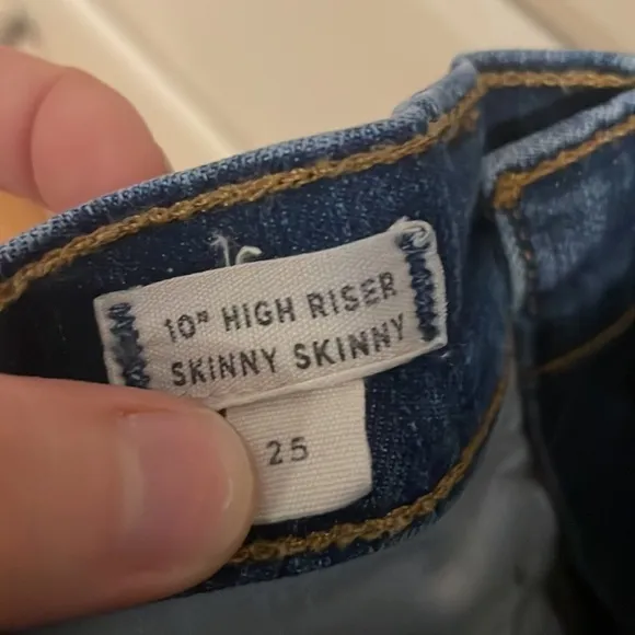 Madewell High-Rise Skinny Jeans In Ames Wash Button-Front Edition