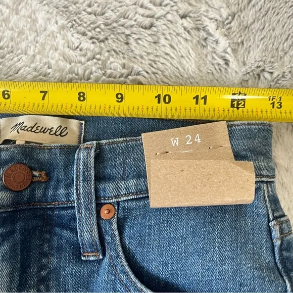 Madewell Mid Rise Kick‎ Out Jeans Frayed Raw Hem Ankle Length Flare NWT