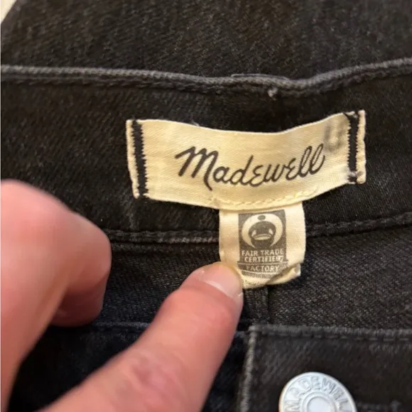 Madewell The ‘90s Straight Jeans in Black (Belmere Wash) Size 31. NWOT