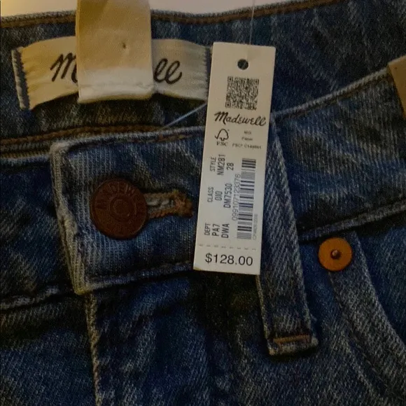 Madewell. The Curvy Perfect Vintage Jean. Size 28.