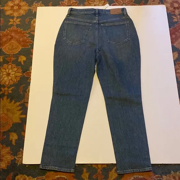 Madewell. The Curvy Perfect Vintage Jean. Size 28.