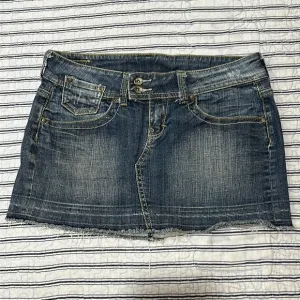 MNG vintage jeans skirt size 6