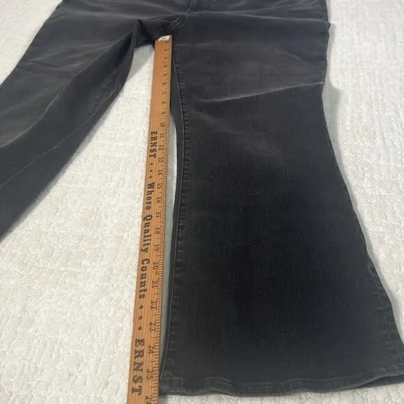 New! Madewell black mid-rise kick out double button jeans W33