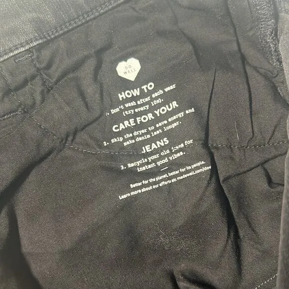 New! Madewell black mid-rise kick out double button jeans W33